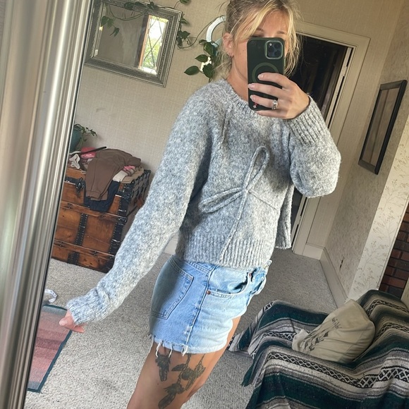 American Eagle Cozy Coquette Cropped Holiday Sweater - Picture 5 of 13